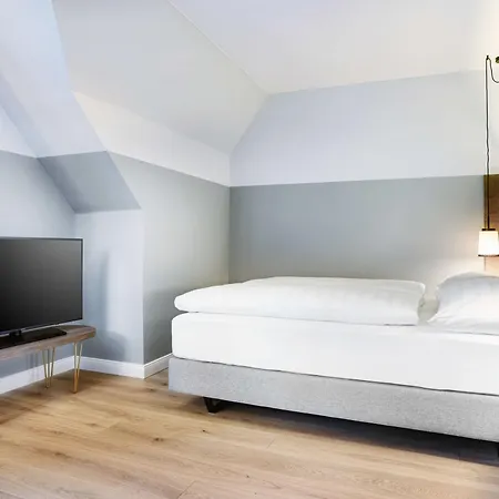 Breinoessl Hotel