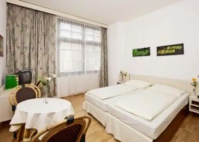 Отель Breinoessl