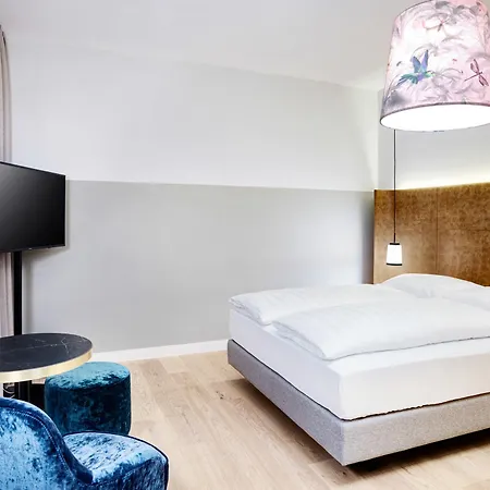 Breinoessl Otel 3*